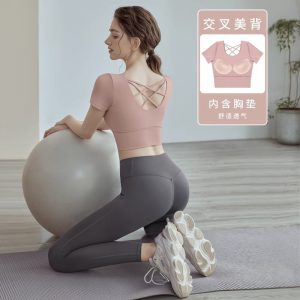 Elegant-style short-sleeve sports fitness Pilates training top with built-in chest pad, set