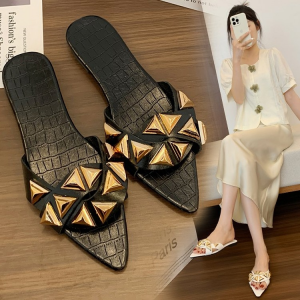 Pointed-toe solid-color one-piece stylish women's large-size platform slippers