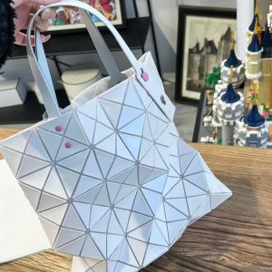 New Matte Geometric Diamond-Quilted Bag with Colorful Studs