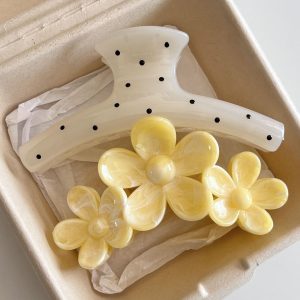Gentle Gradient 3D Sunflower Shark Claw Clip