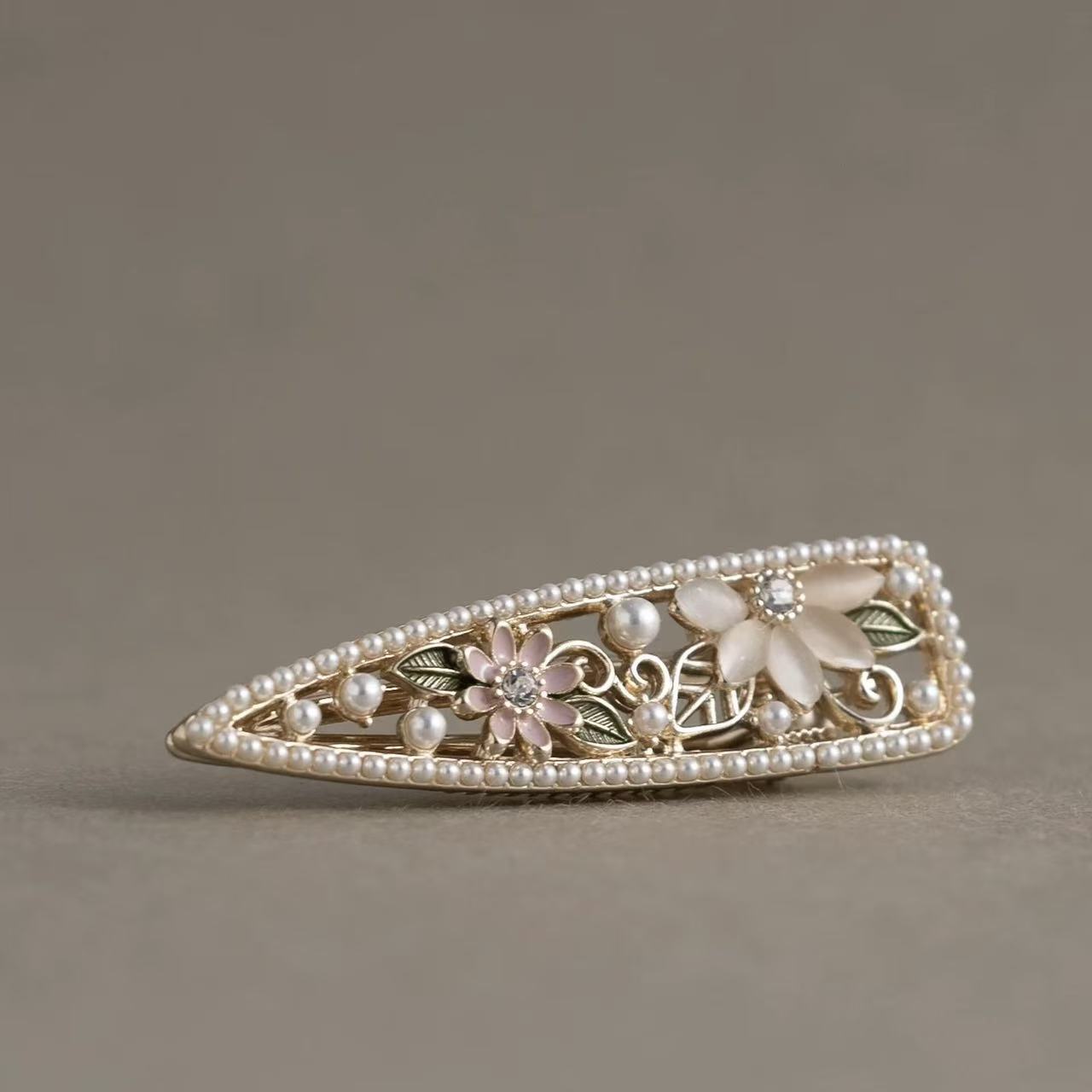 Spring‑Breeze Floral Duckbill Hair Clip