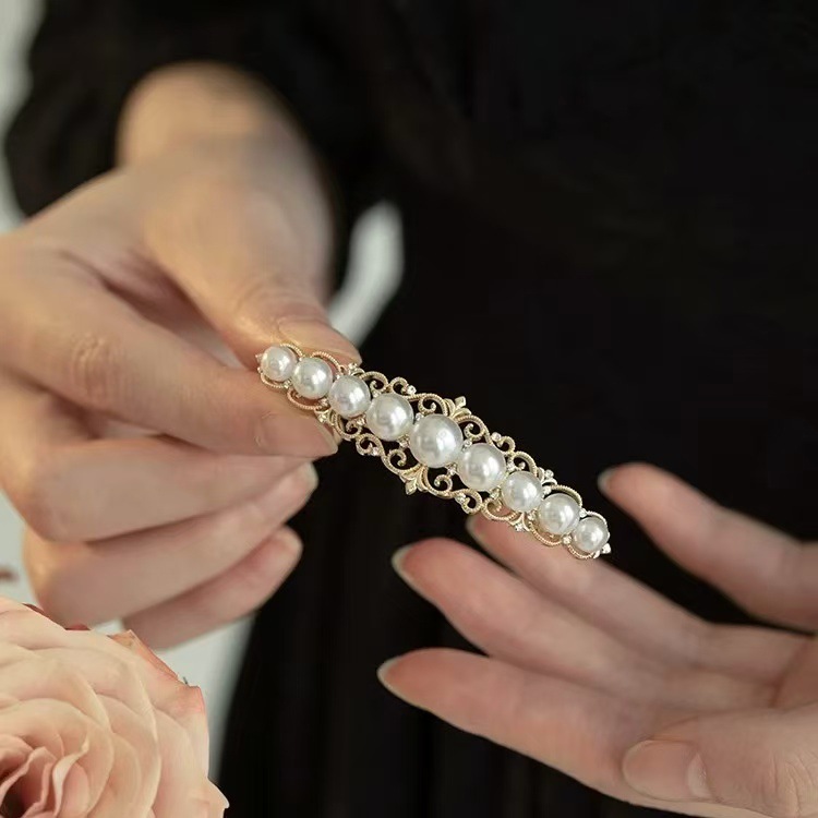 Elegant French White Moonlight Spring Hair Claw - Image 2