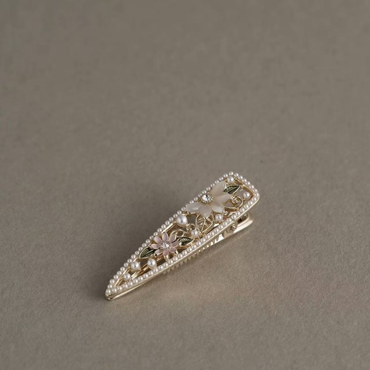 Spring‑Breeze Floral Duckbill Hair Clip - Image 2