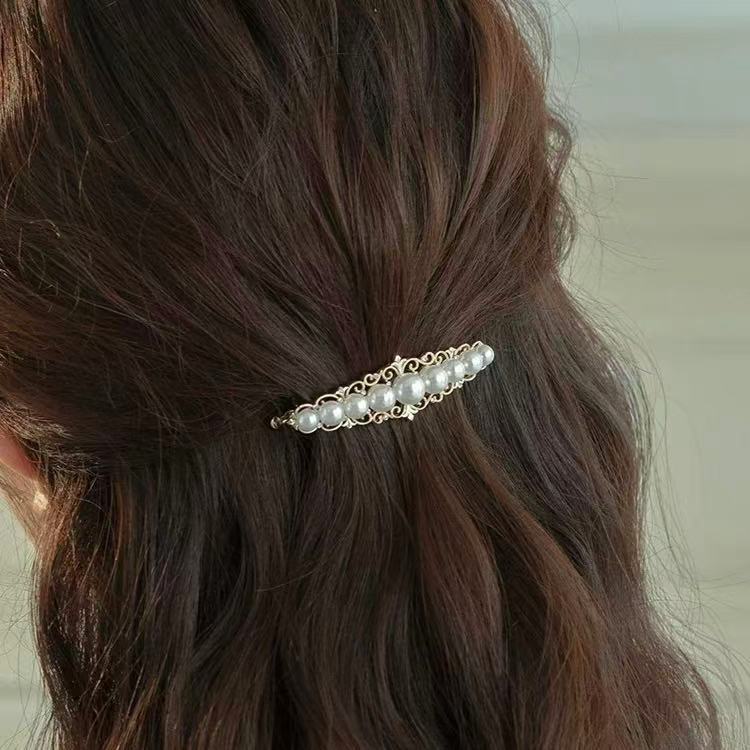 Elegant French White Moonlight Spring Hair Claw - Image 3