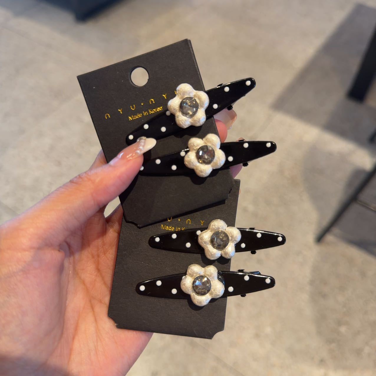Korean Sweet Polka‑Dot Metal Duckbill Side Hair Clip - Image 2