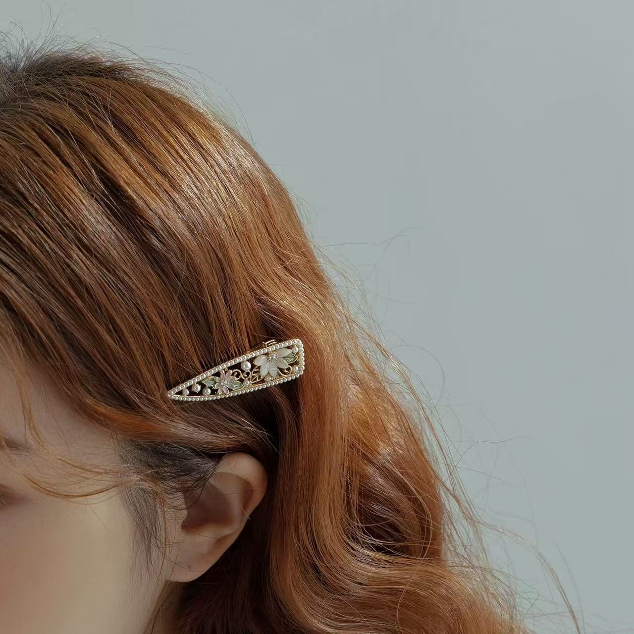 Spring‑Breeze Floral Duckbill Hair Clip - Image 3