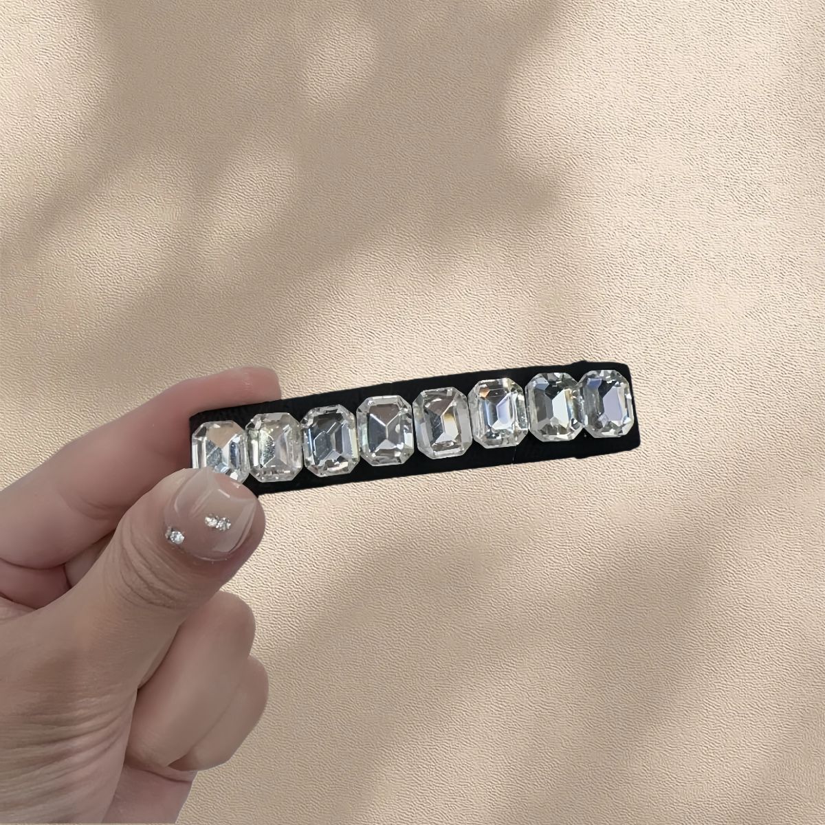 Custom Shiny K9 Rhinestone Forehead Bangs Hair Clip - Image 3